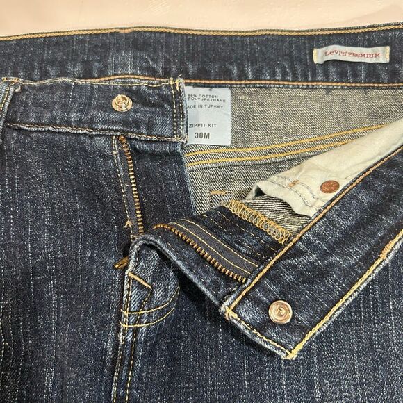Levi’s Premium Zippit Kit Denim Skirt Dark Wash Size 30 - Picture 4 of 7